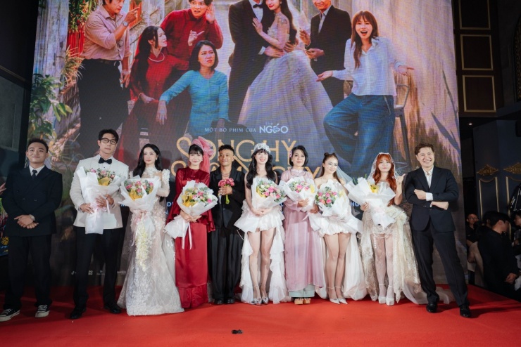 Dàn cast tại sự kiện ra mắt phim. Phim dự kiến khởi chiếu toàn quốc từ 3/4.