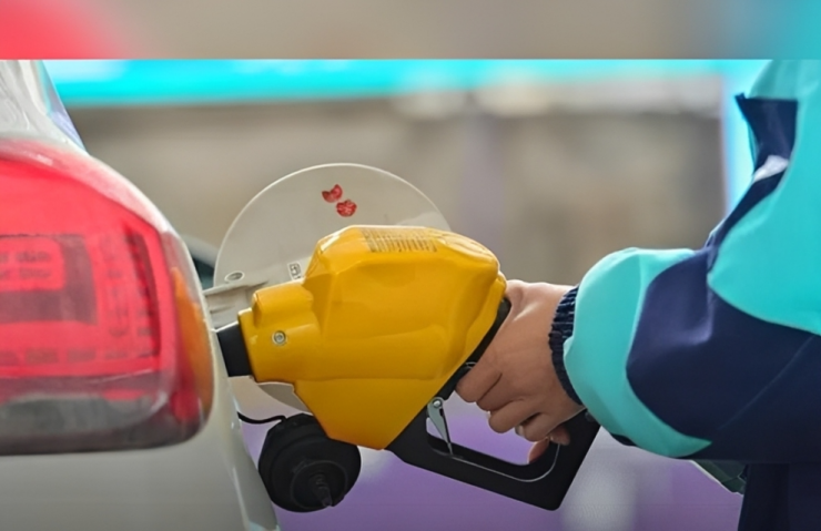  Ba ‘lớp đệm’ gồm vai trò của doanh nghiệp nhà nước, dự trữ chiến lược và chính sách tài khóa giúp Trung Quốc giảm sốc giá xăng dầu trong nước. Ảnh: Autoreport