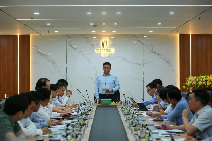 Quyền Bộ trưởng Bộ Công Thương Lê Mạnh Hùng phát biểu tại buổi làm việc với BSR.