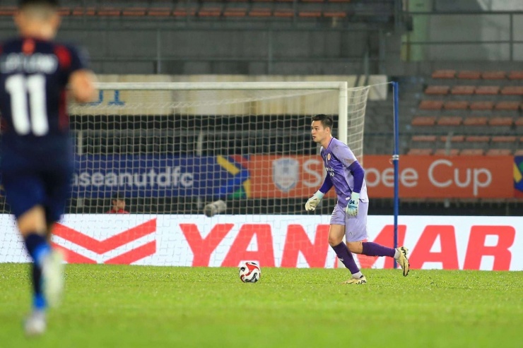 Thủ môn Việt kiều 1m92 của ĐT Việt Nam: Bắt chính 100 trận cho CLB CAHN, sẵn sàng tái đấu ĐT Malaysia - 8