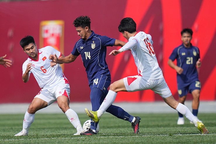 Video bóng đá U23 Việt Nam - U23 Thái Lan: Phủ đầu choáng váng, điểm sáng Văn Bình (CFA Team China)