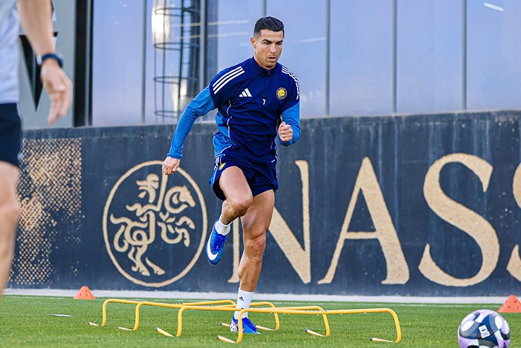 Ronaldo đăng loạt ảnh trở lại tập luyện, báo tin vui cho Al Nassr - Bồ Đào Nha