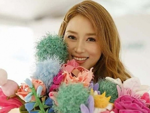 'Nàng dâu tỷ phú' Từ Tử Kỳ rạng rỡ giữa ồn ào 'chồng bao nuôi bom sex'