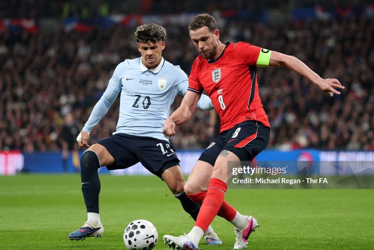 Trực tiếp bóng đá Anh - Uruguay: Cầu thủ 2 đội liên tiếp nằm sân