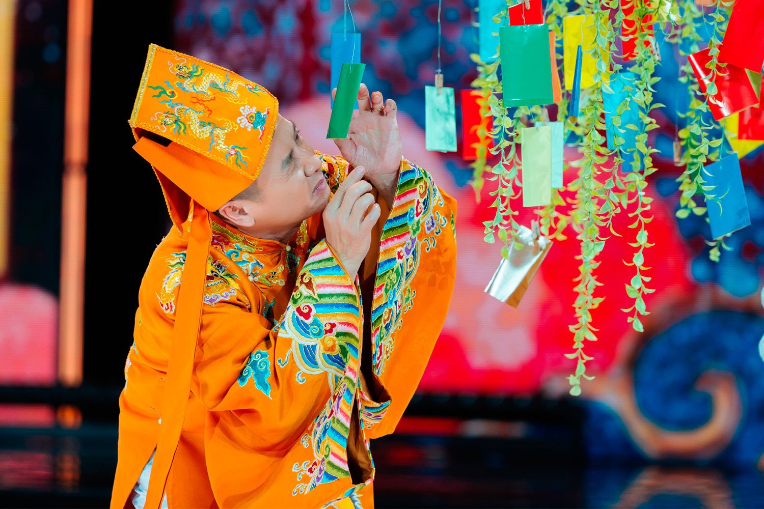 Điểm nhấn đặc biệt của chương trình là sự trở lại của dàn Táo quân.