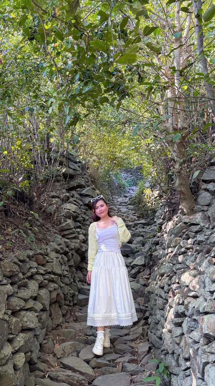 Con đường đá độc đáo tại đồi Cổ Thạch. (Ảnh: FBNV)