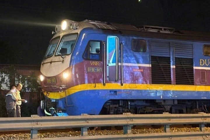 Tàu hỏa xảy ra va chạm.