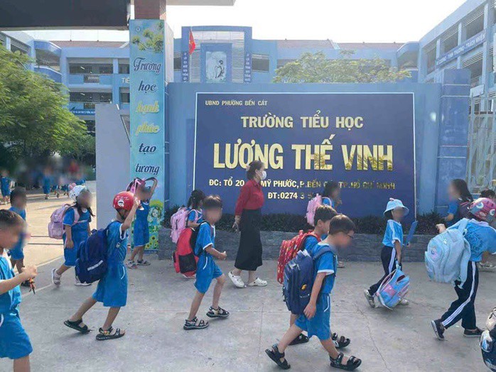 Trường Tiểu học Lương Thế Vinh khẳng định không đuổi học sinh ra khỏi trường đứng nắng. Ảnh: ĐT