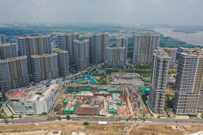 Bất động sản khu Đông TP HCM với các dự án chung cư. Ảnh: Quỳnh Trần