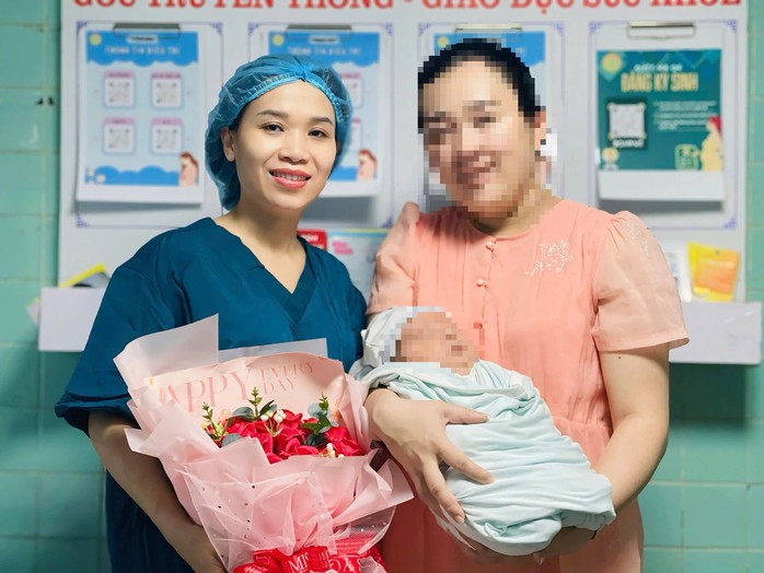 Bệnh viện Hữu nghị Việt Nam - Cuba Đồng Hới vừa mổ cấp cứu cho sản phụ ở xã Quảng Trạch, em bé chào đời nặng 5,1 kg