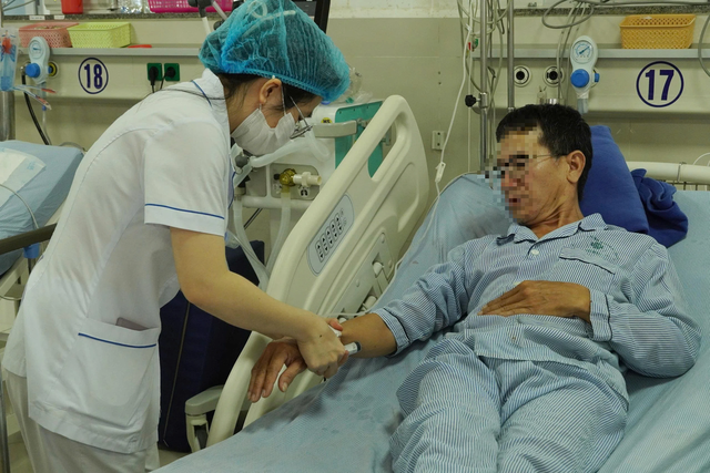 Nhận biết sớm dấu hiệu và thực hiện đúng cách sơ cứu đột quỵ không chỉ giúp giảm nguy cơ tử vong mà còn hạn chế di chứng nặng nề.