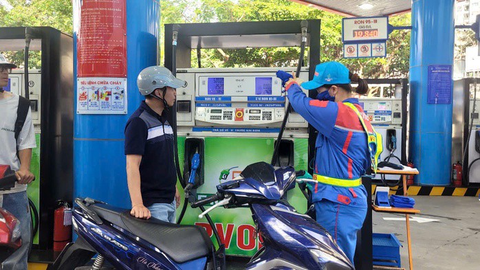 Bổ sung 8.000 tỉ đồng dự toán chi Ngân sách Nhà nước năm để tạm ứng cho Quỹ Bình ổn giá xăng dầu