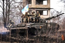 Lính dù Ukraine phản công giành lại lãnh thổ chiến lược, xóa sổ kỳ tích 1 năm của Nga trong chớp mắt