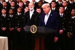 Quân đội Israel đang trên bờ vực sụp đổ, ông Trump cân nhắc điều thêm 10.000 binh sĩ đến "cứu nguy"