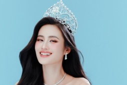 Ba năm giữ vương miện Miss World Vietnam của Ý Nhi