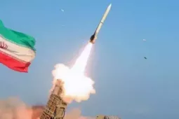 Iran tuyên bố tấn công loạt tàu chiến Mỹ, nhiều binh sĩ thiệt mạng