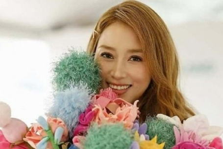  ' Nàng dâu tỷ phú '  Từ Tử Kỳ rạng rỡ giữa ồn ào  ' chồng bao nuôi bom sex ' 