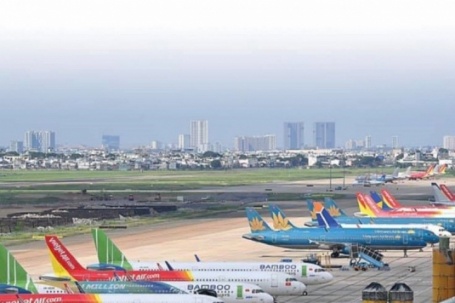 Nhiều chặng bay 'cháy vé', giá vé tăng cao dịp lễ 30/4 - 1/5