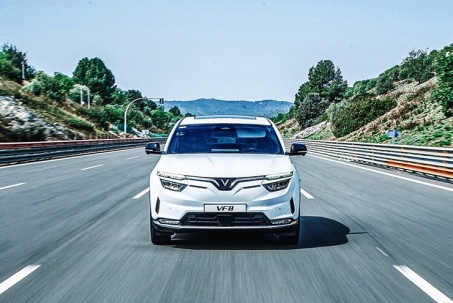 Giá xe VinFast VF 8 lăn bánh kèm khuyến mại tháng 3/2026