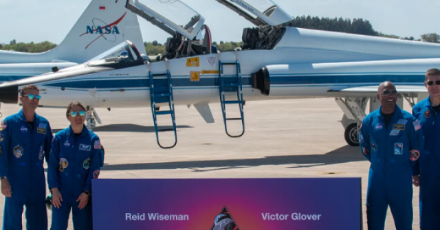 Phi hành đoàn Artemis 2 đến bãi phóng, sẵn sàng tới Mặt Trăng