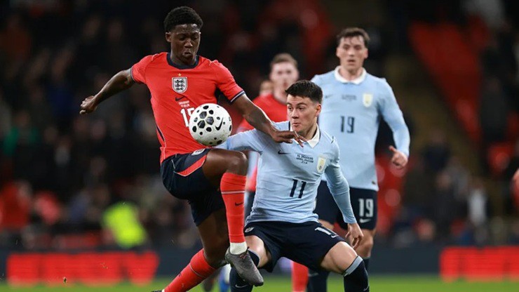 Mainoo chơi khá nhạt nhòa trong ngày tái xuất ĐT Anh