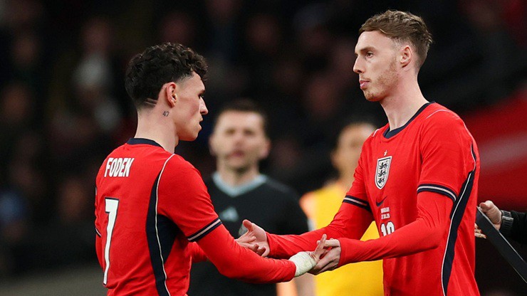 Palmer vào sân thay Foden trong trận ĐT Anh đối đầu với Uruguay