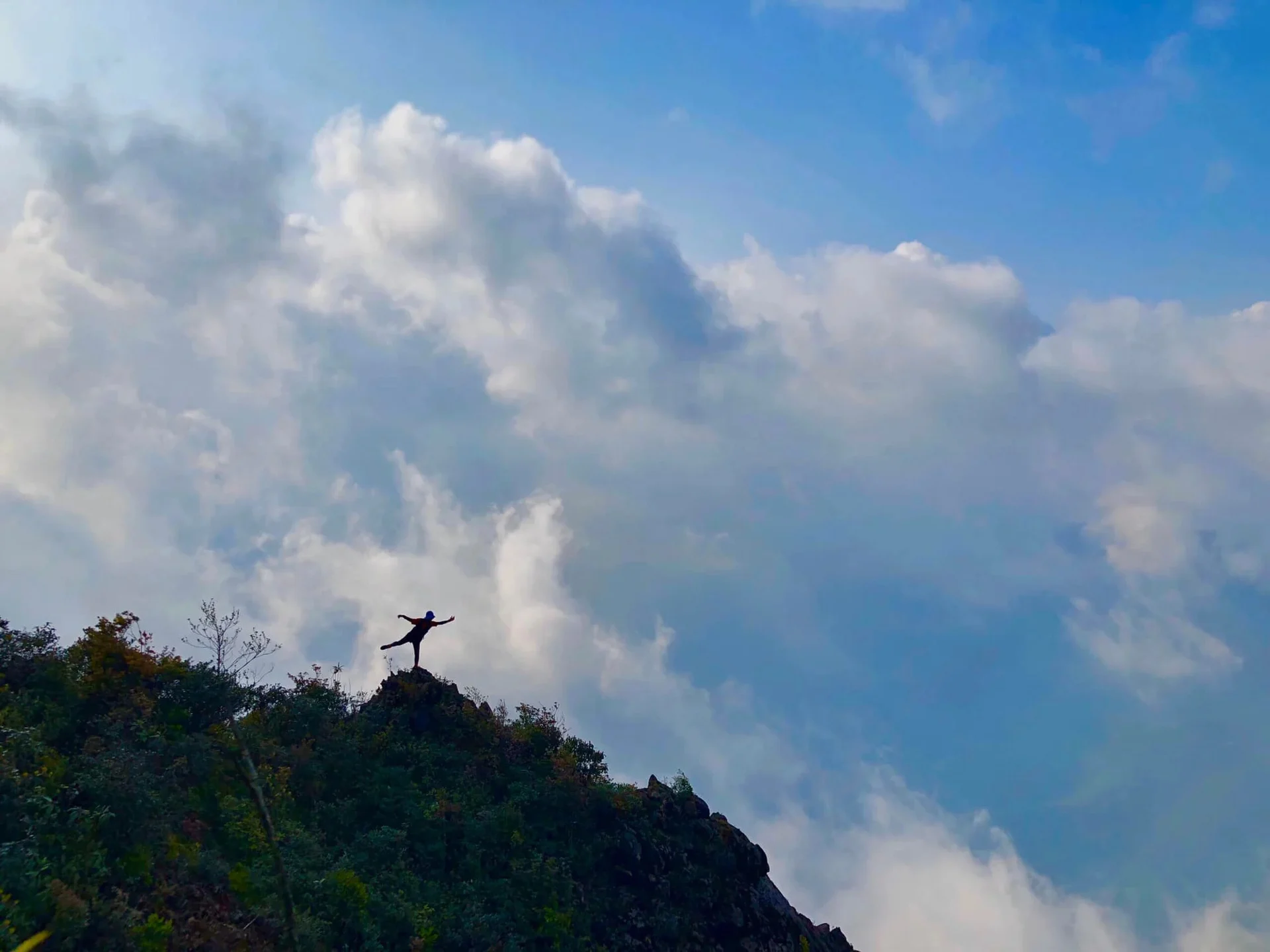 Đỉnh núi Pu Si Lung có độ cao 3.083m. Đây là ngọn núi đứng thứ 2 trong top 10 ngọn núi cao nhất Việt Nam. Ảnh: Nguyễn Huyền