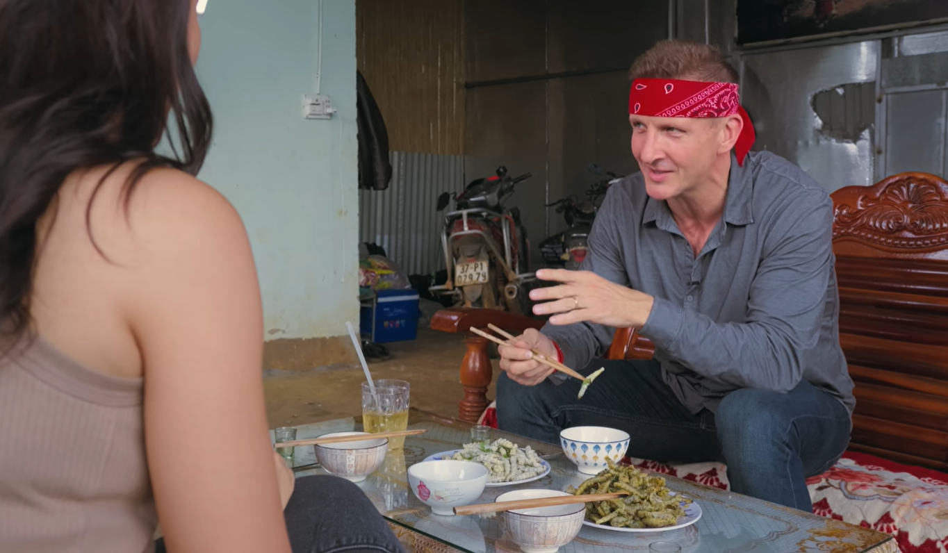 Khách Tây thử món 'kén' người ăn ở Lâm Đồng, khen vị béo ngậy như kem - 3