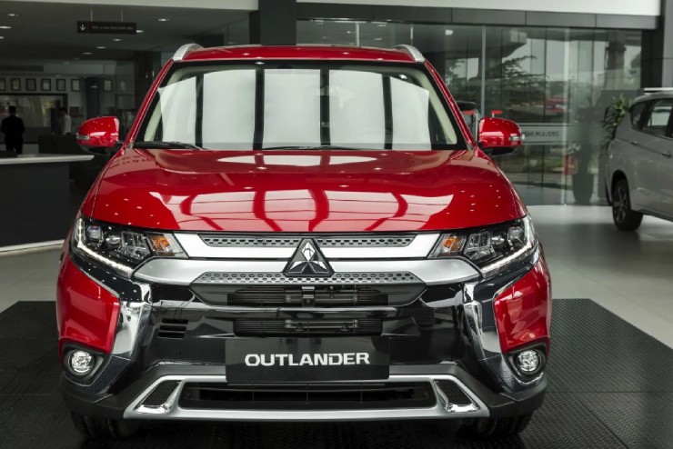 Mitsubishi New Outlander có lợi thế gì nếu đối đầu với Honda CR-V? - 1