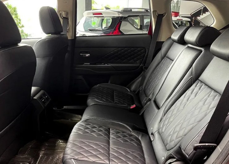 Mitsubishi New Outlander có lợi thế gì nếu đối đầu với Honda CR-V? - 8