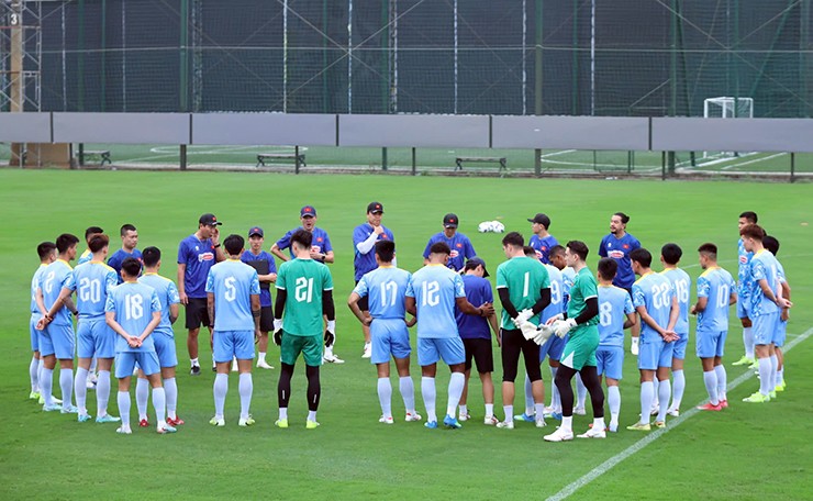 ĐT Việt Nam tập luyện chiều ngày 28/3 tại Hà Nội.