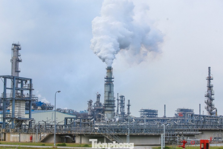 Dù chịu ảnh hưởng trực tiếp từ nguồn cung dầu thô, nhưng doanh nghiệp hiện vẫn đảm bảo nguồn nguyên liệu dầu thô cho nhà máy vận hành ở mức tối ưu.