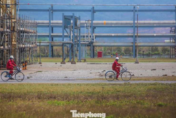 Theo NSRP, nhà máy hiện có khoảng 1.350 người lao động Việt Nam, trong đó gần 50% là bộ phận vận hành.