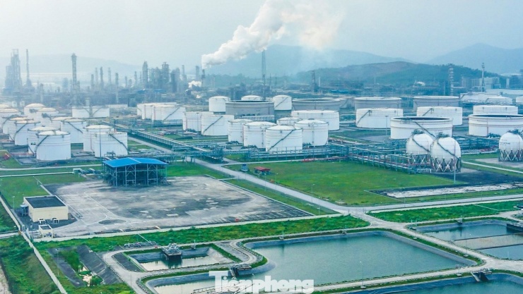 Đại diện NSRP cho biết, theo thiết kế, cứ khoảng 4 năm, nhà máy sẽ dừng sản xuất trong 1,5 tháng để bảo dưỡng, đảm bảo hoạt động sản xuất an toàn, theo quy định.