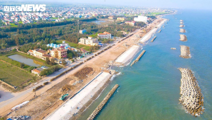 Trong đó, hai khu du lịch biển Quất Lâm và Thịnh Long (thuộc tỉnh Nam Định cũ) được quy hoạch để "lột xác" thành các đô thị du lịch biển hiện đại, đánh dấu sự trở lại sau thời gian dài hoạt động cầm chừng.