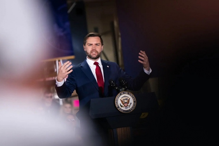 Mỹ nói xung đột Iran kéo dài thêm một thời gian ngắn, giá nhiên liệu sắp giảm - 1