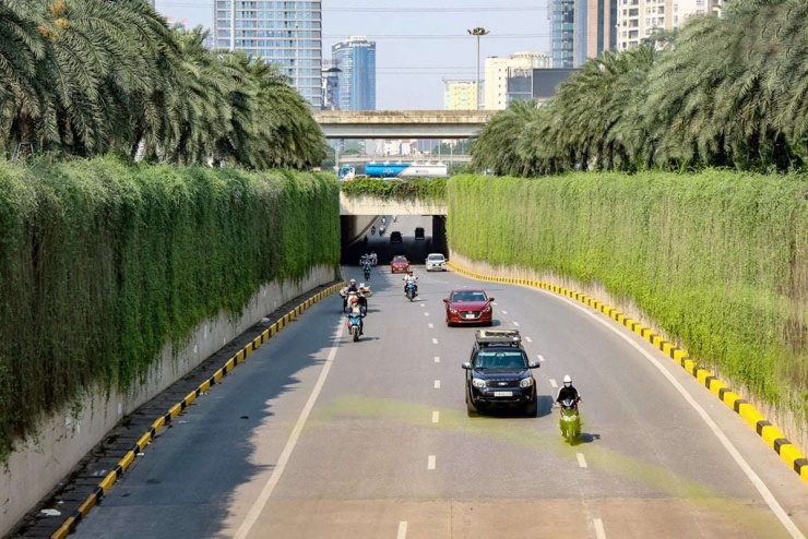 Hầm chui nút giao Trần Duy Hưng - Đại lộ Thăng Long.