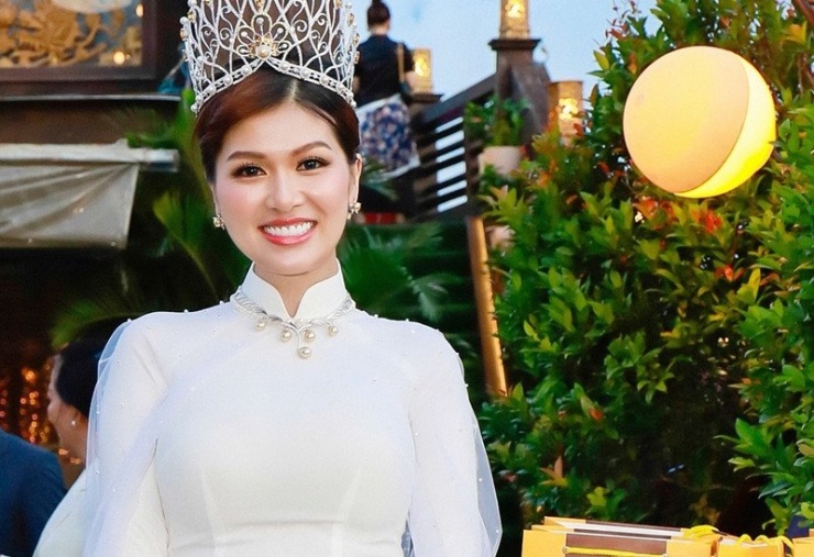 Hoa hậu Oanh Yến