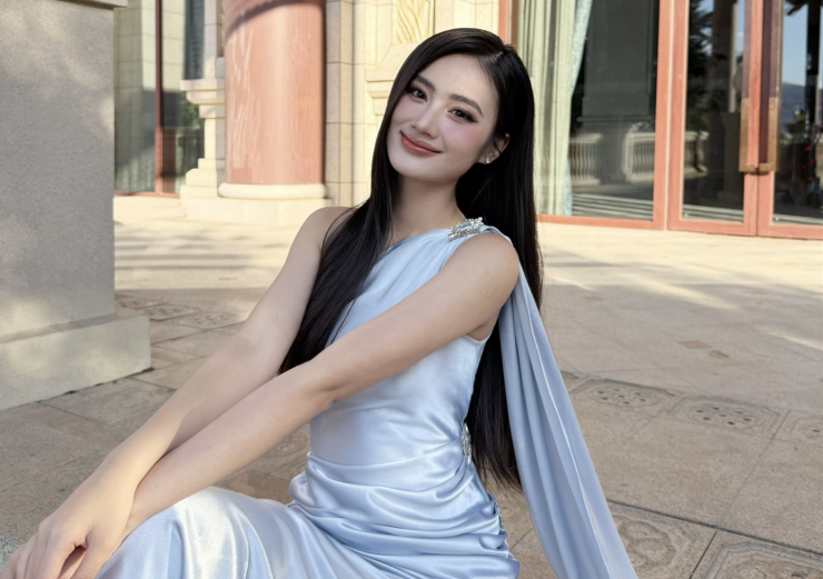 Trước đó, trong giai đoạn đầu của Miss World Vietnam 2025, Ý Nhi tham gia một số hoạt động của cuộc thi. Sau Tết Nguyên đán, cô nhanh chóng quay lại Australia để tiếp tục việc học, đồng thời làm thêm để tích lũy kinh nghiệm.
