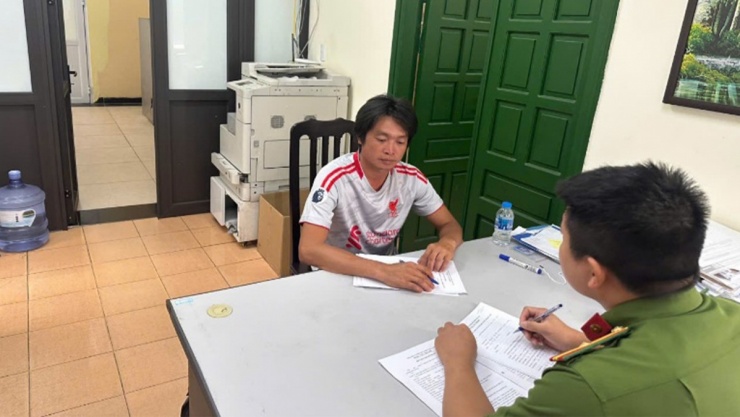 Đối tượng Trần Quốc Tuấn tại Công an xã Tam Hưng