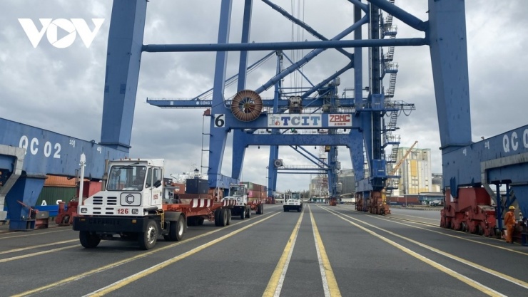 Bộ Xây dựng giảm giá dịch vụ hoa tiêu để hỗ trợ vận tải biển Việt Nam.&nbsp;