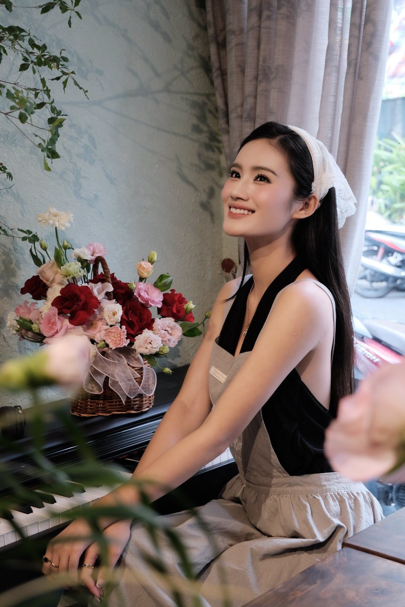 Sau đêm chung kết, Ý Nhi nhanh chóng quay lại Australia để tiếp tục việc học. Khoảnh khắc final walk là dấu mốc khép lại nhiệm kỳ nhiều trải nghiệm, trước khi cô bước sang chặng đường mới.