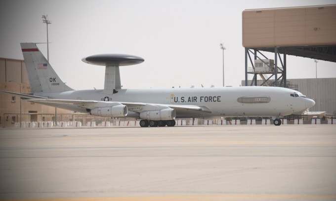 Máy bay E-3 Mỹ triển khai ở căn cứ Prince Sultan hồi năm 2020. Ảnh: USAF