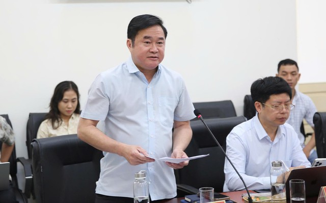 TS.BS Hoàng Minh Đức - Cục trưởng Cục Phòng bệnh phát biểu ý kiến.