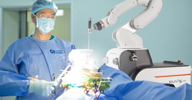 Robot AI “gây sốt” khi thay khớp siêu chuẩn xác đầu tiên có mặt tại Việt Nam