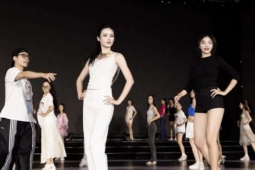 Không khí căng thẳng trước đêm Chung kết Miss World Vietnam 2025