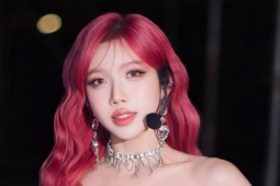 Gia thế và học vấn của nữ ca sĩ Việt sang Trung Quốc thi 'Đạp gió'