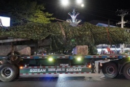 Di dời chiếc máy bay MiG-21 bị "bỏ quên" hơn 40 năm ở Cà Mau