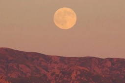 “Trăng hồng” và “trăng xanh” tháng 4 - 5 có gì đặc biệt?