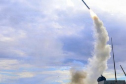 Mỹ dội 850 tên lửa Tomahawk oanh tạc, vẫn không phá hủy được kho vũ khí Iran?